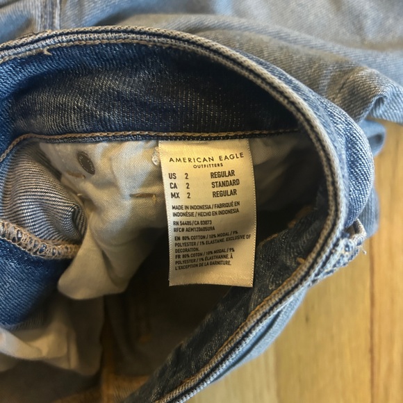 American Eagle Mom-Straight Jeans - Picture 3 of 3